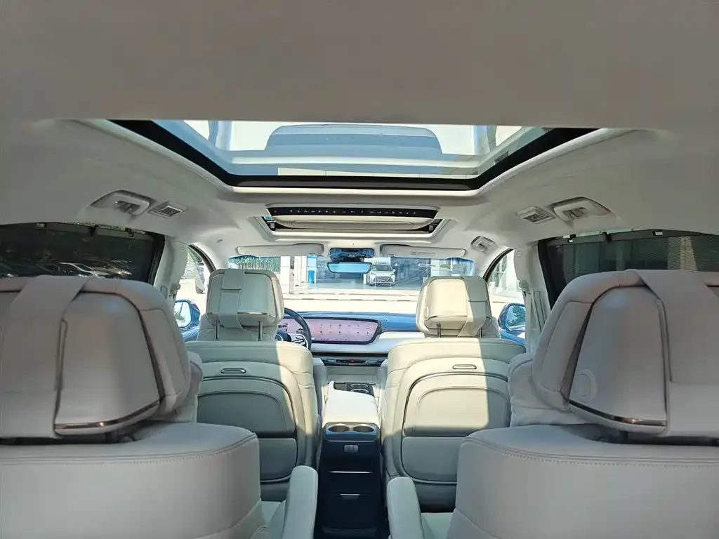 Buick GL8 Hybrid — фото 10