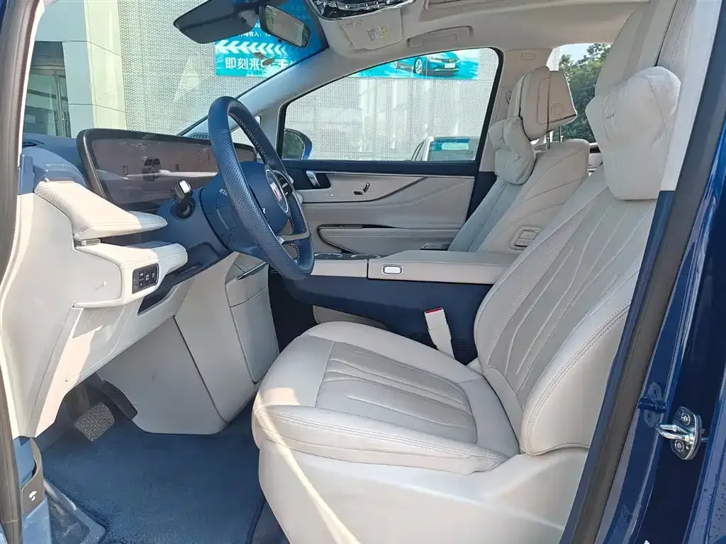 Buick GL8 Hybrid — фото 7