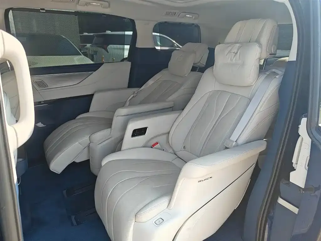 Buick GL8 Hybrid — фото 9