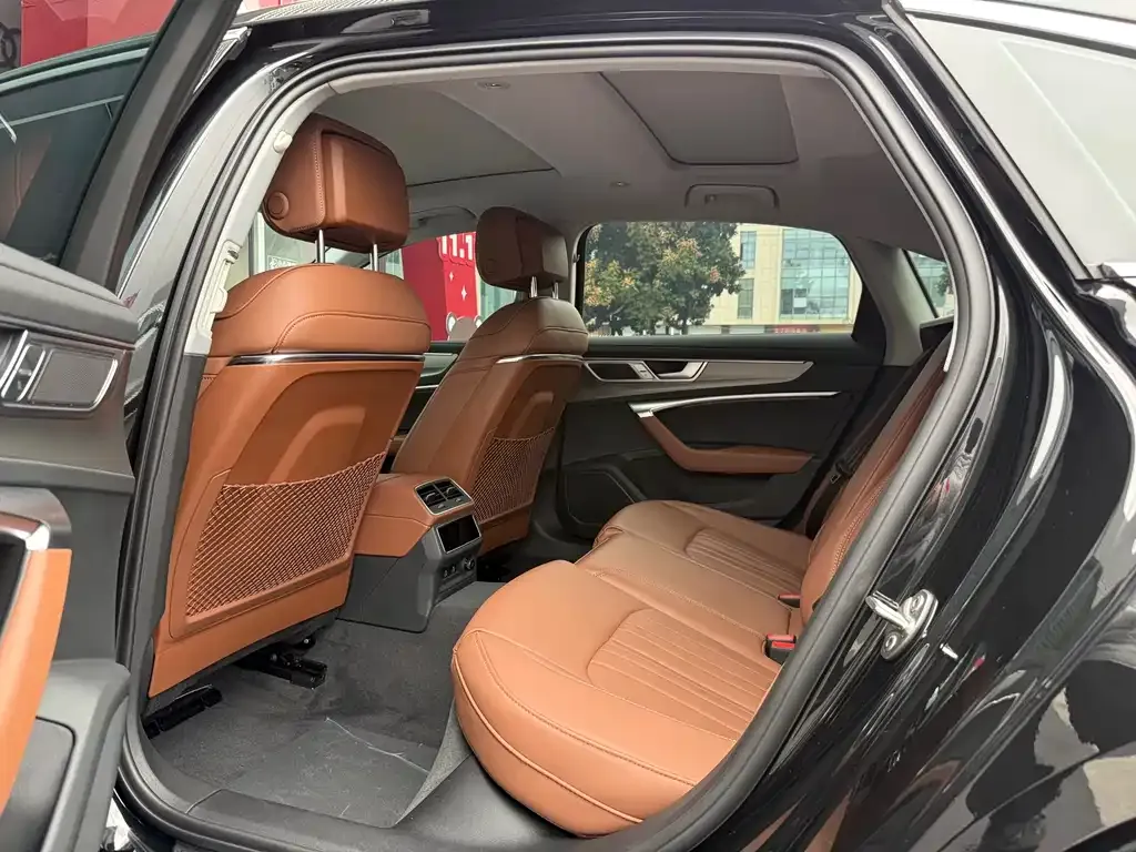 Audi A6L 2024 из CN, фото 9
