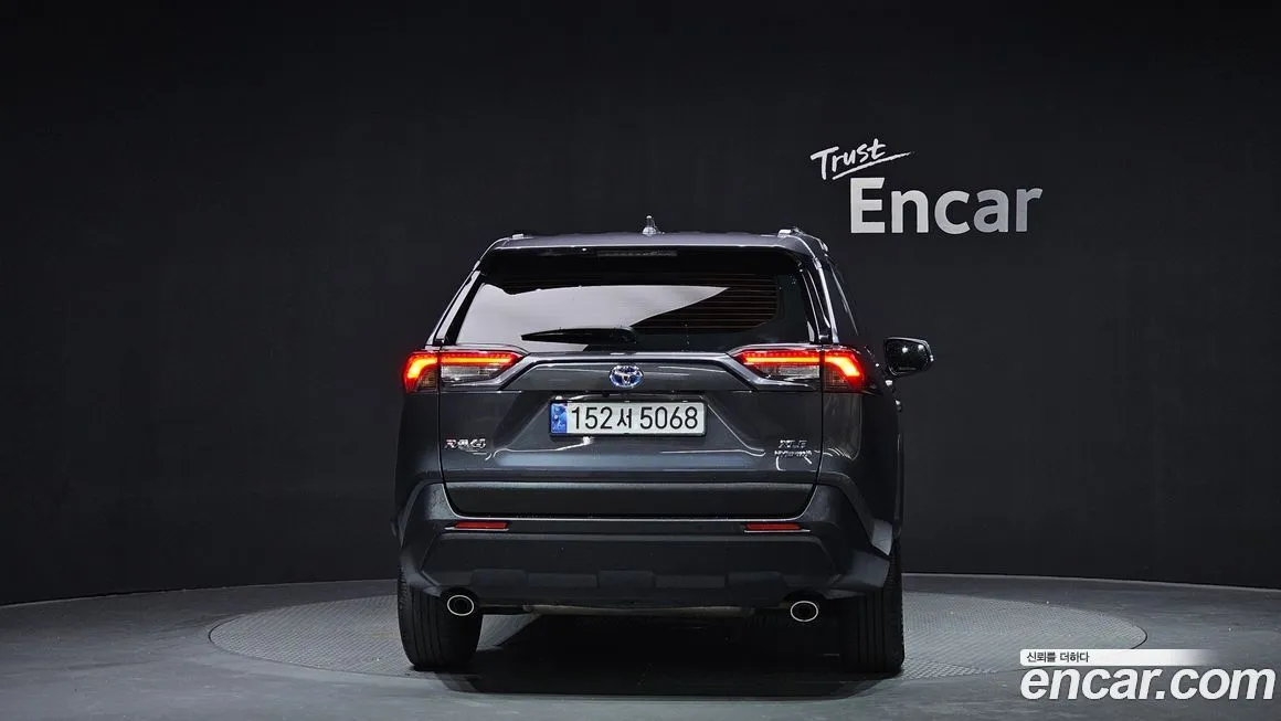 Toyota RAV4 2023 из KR, фото 4