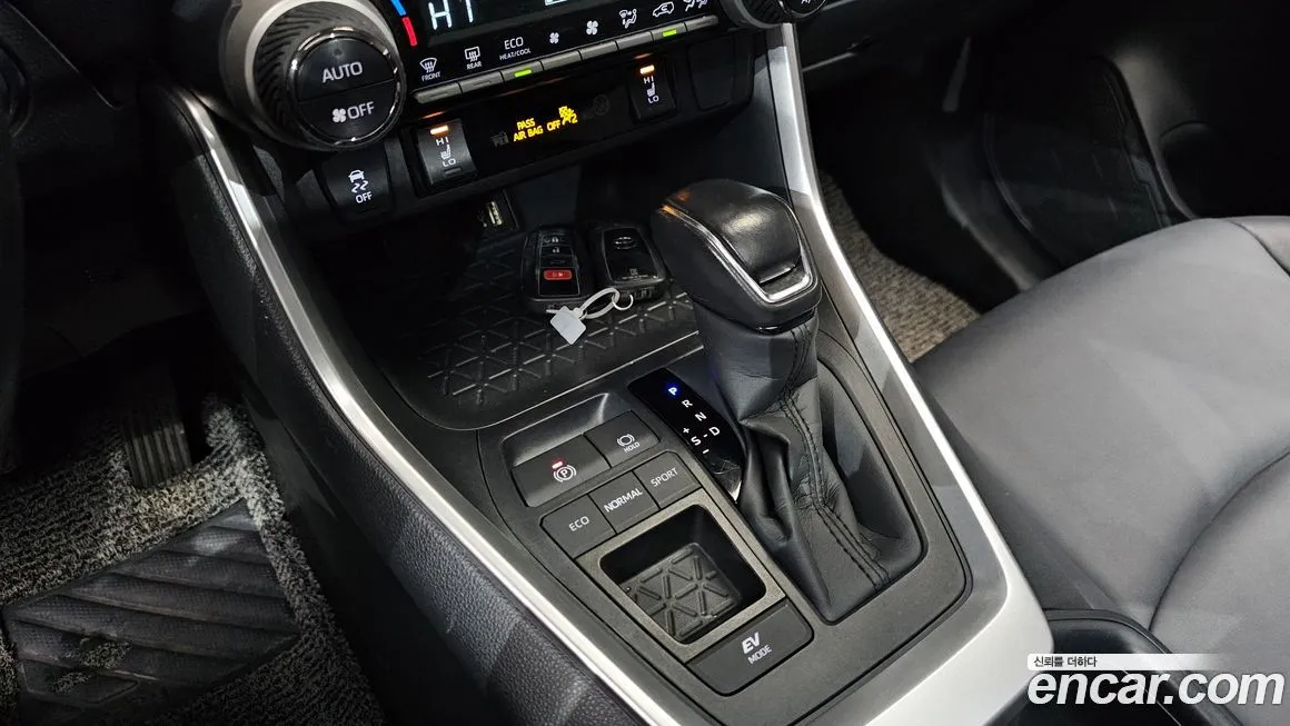 Toyota RAV4 2023 из KR, фото 9