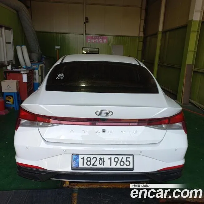 Hyundai AVANTE — фото 1