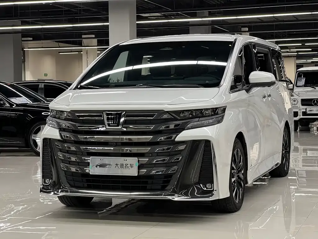 Toyota Vellfire 2023 из CN, фото 1