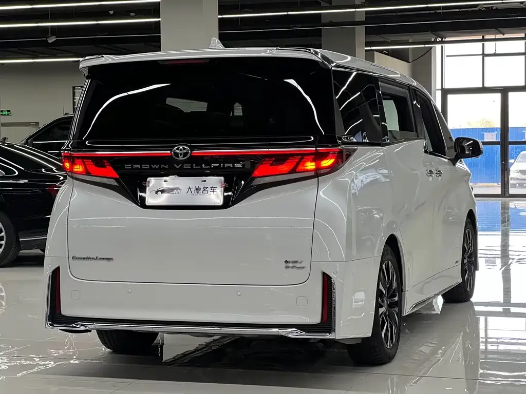 Toyota Vellfire 2023 из CN, фото 4