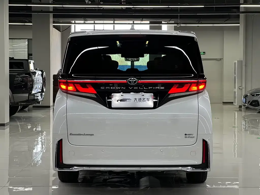 Toyota Vellfire 2023 из CN, фото 5