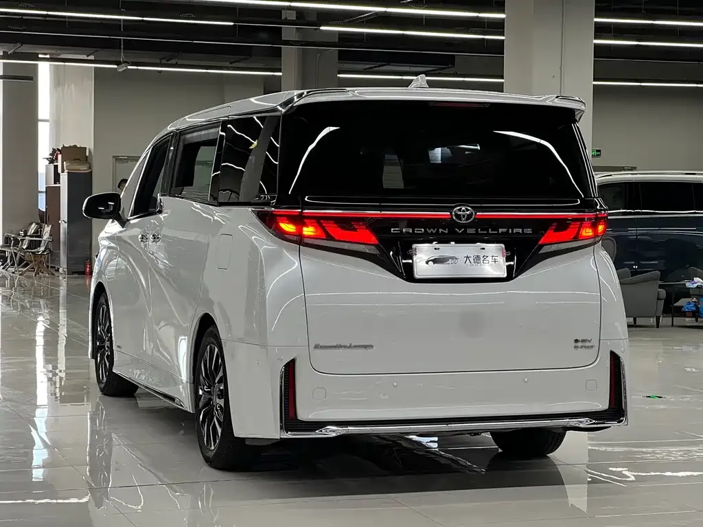 Toyota Vellfire 2023 из CN, фото 6