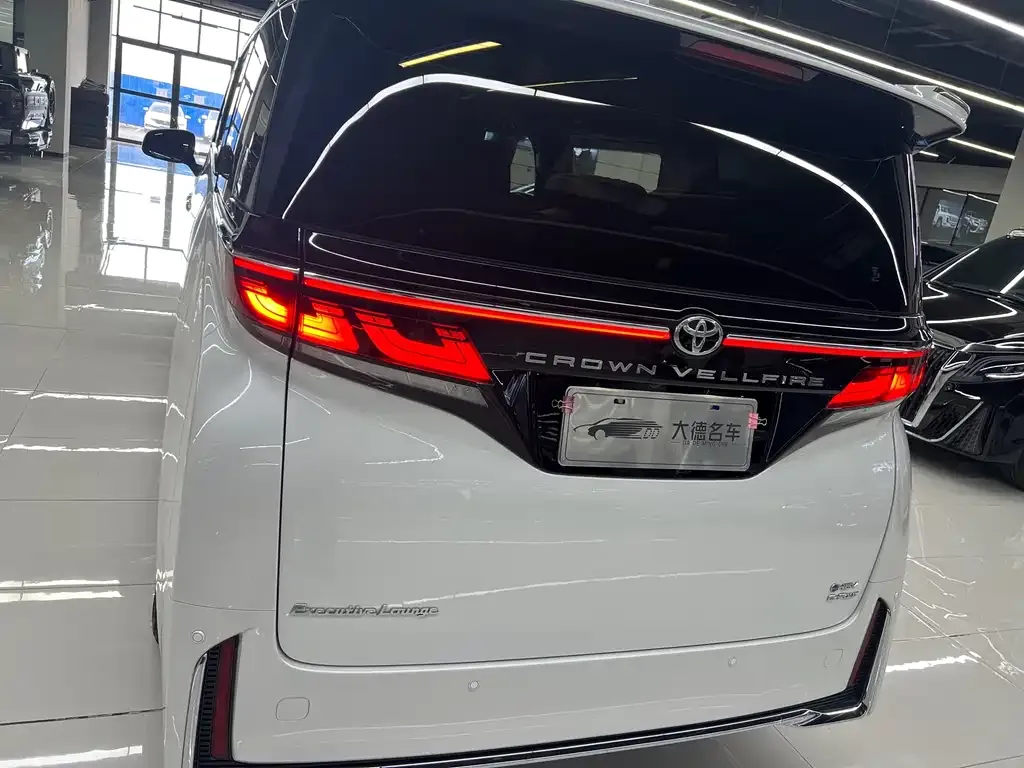 Toyota Vellfire 2023 из CN, фото 7