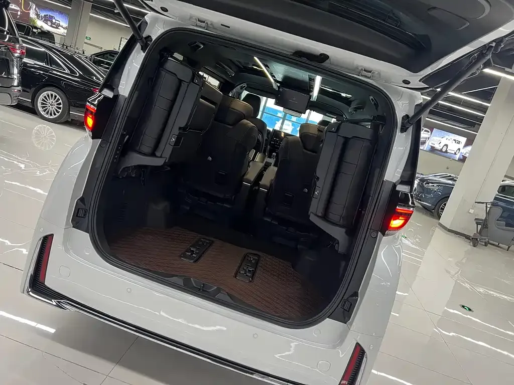 Toyota Vellfire 2023 из CN, фото 8