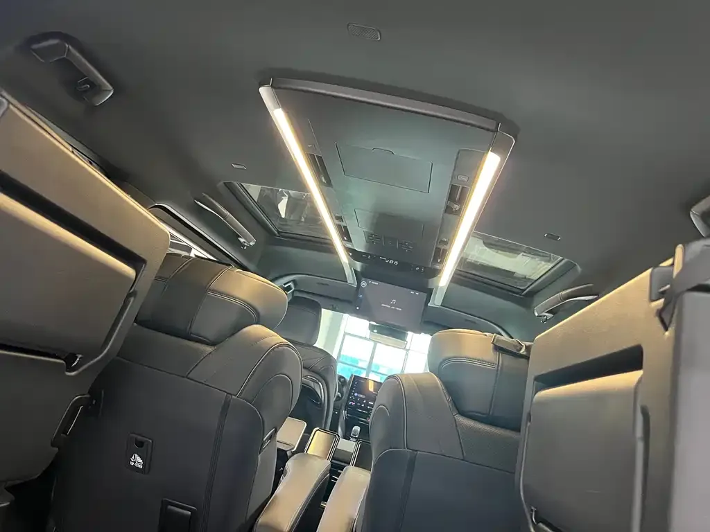 Toyota Vellfire 2023 из CN, фото 9