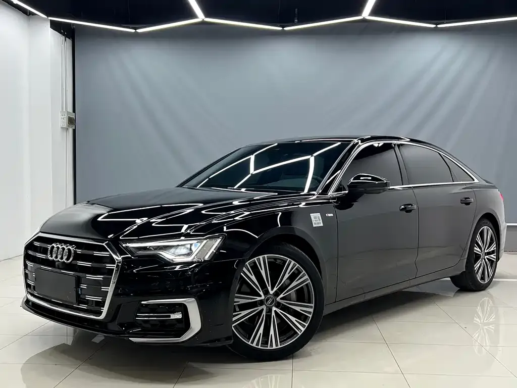Audi A6L — фото 1