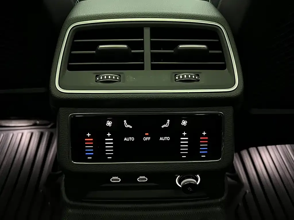 Audi A6L — фото 10
