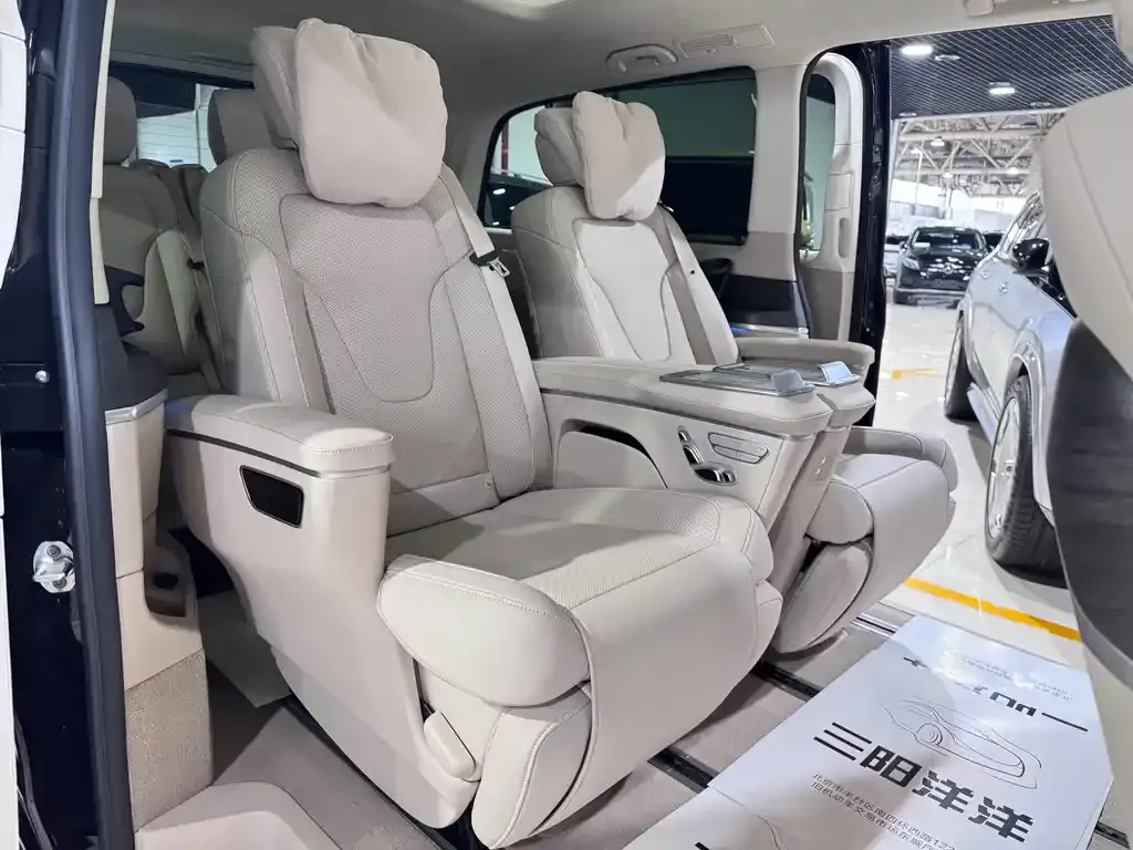 Mercedes-Benz V-Class 2024 из CN, фото 8