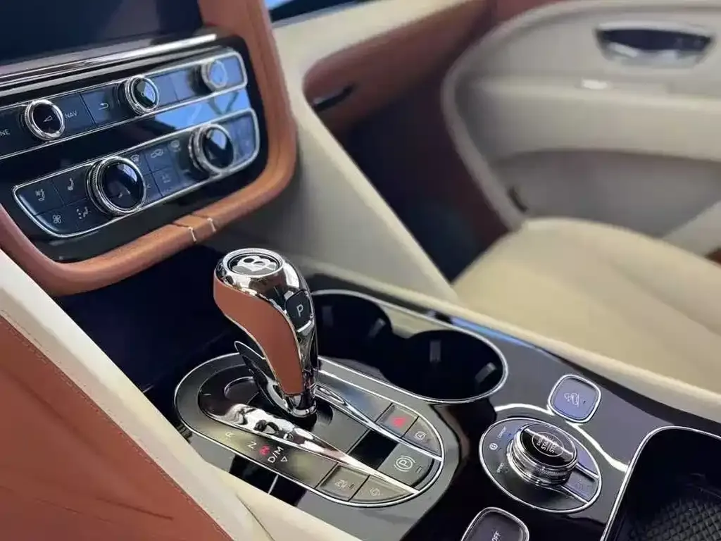 Bentley Bentayga 2025 из CN, фото 5