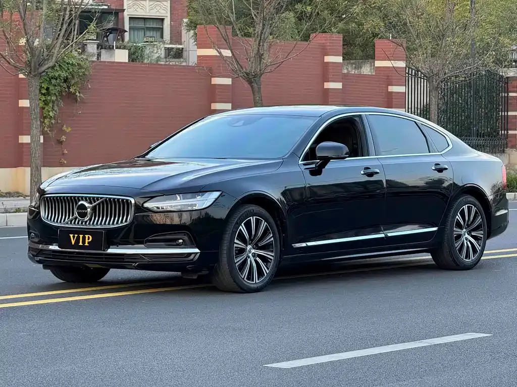Volvo S90 — фото 1