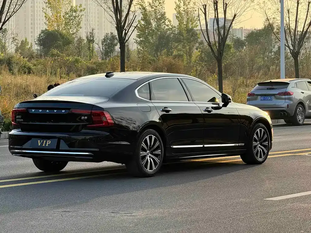 Volvo S90 — фото 9