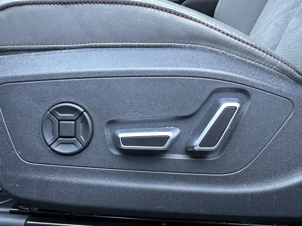 Audi Q5 e-tron 2024 из CN, фото 4