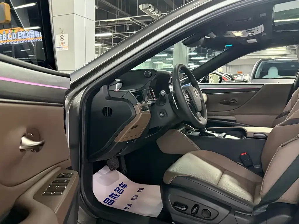 Lexus ES 2025 из CN, фото 7