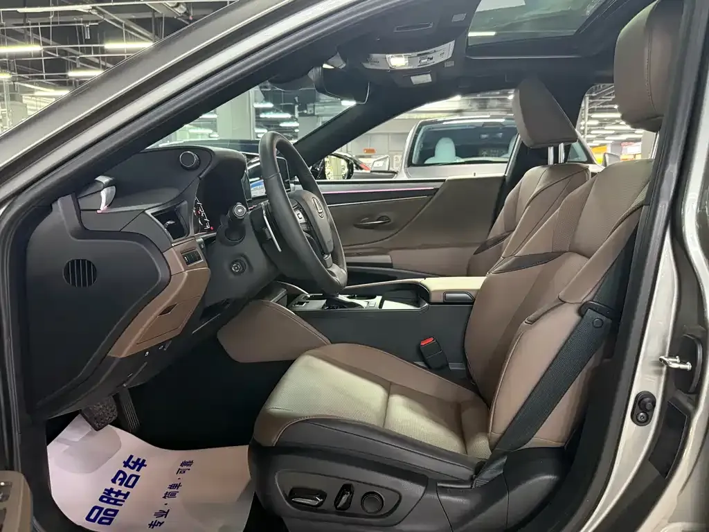 Lexus ES 2025 из CN, фото 8