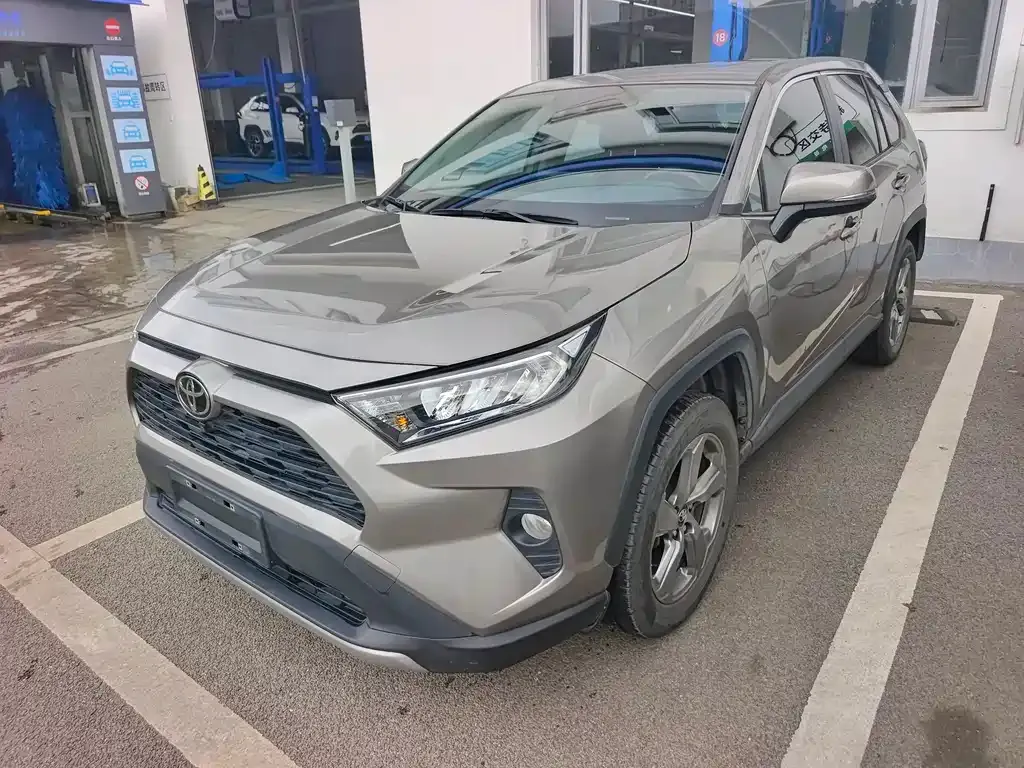 Toyota RAV4 2022 из CN, фото 1