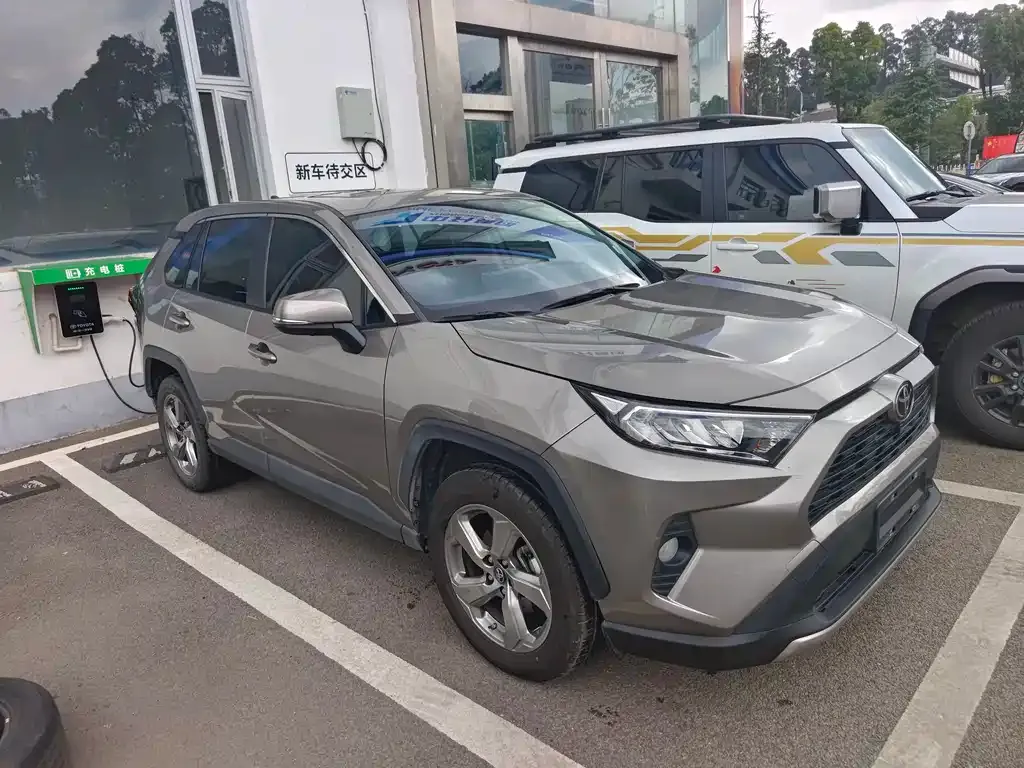 Toyota RAV4 2022 из CN, фото 2