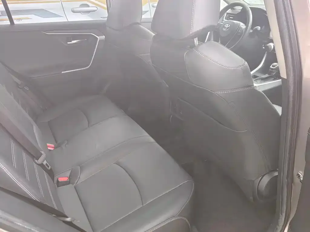 Toyota RAV4 2022 из CN, фото 3