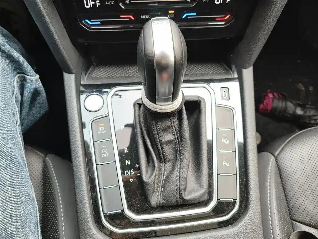 Volkswagen CC 2022 из CN, фото 7