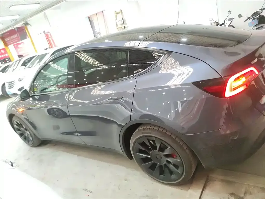 Tesla Model Y — фото 5