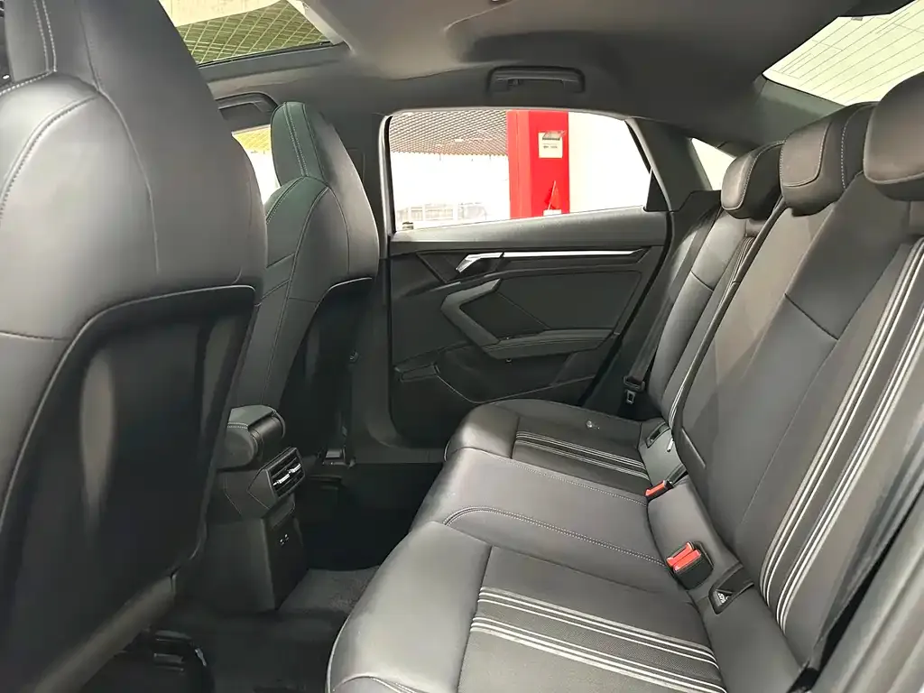 Audi A3 2023 из CN, фото 9