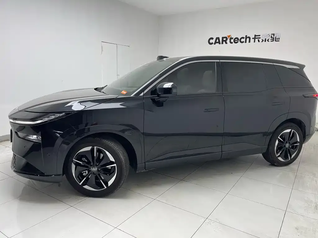 Toyota Platinum 3X 2025 из CN, фото 2