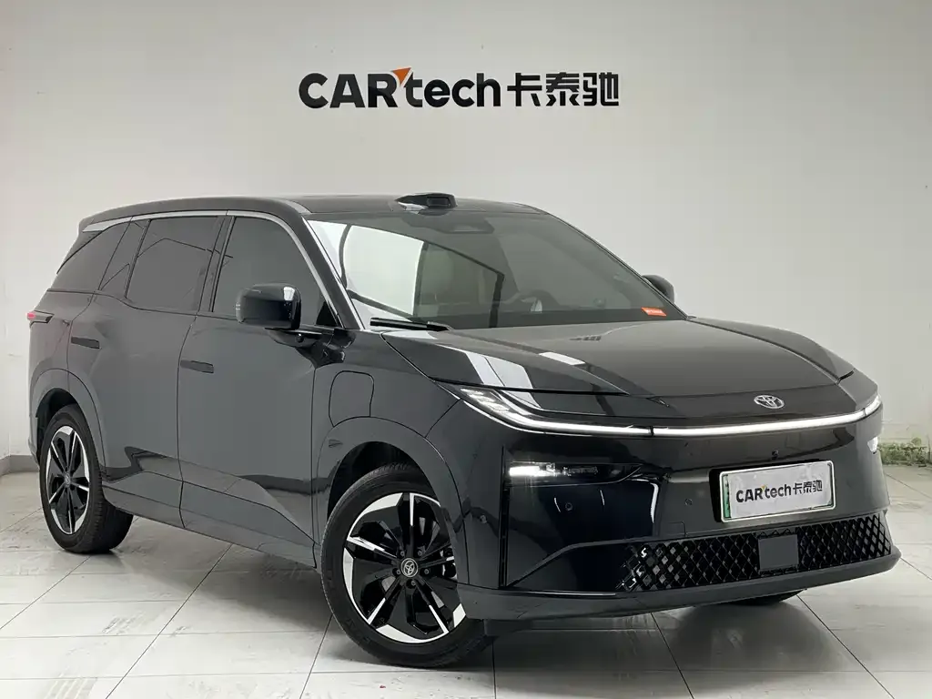Toyota Platinum 3X 2025 из CN, фото 3