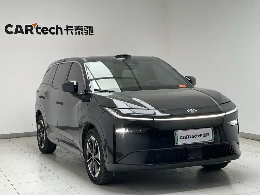 Toyota Platinum 3X 2025 из CN, фото 8