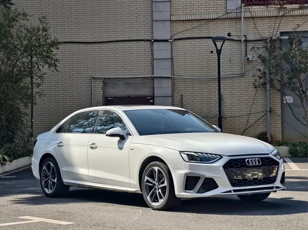 Audi A4L 2021 из CN, фото 1