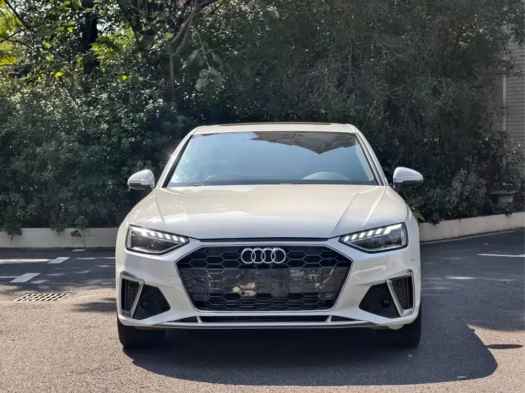 Audi A4L 2021 из CN, фото 2