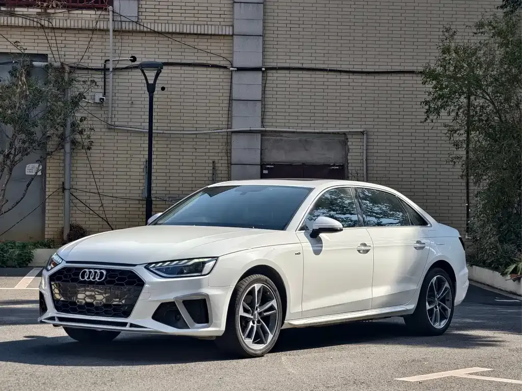 Audi A4L 2021 из CN, фото 3