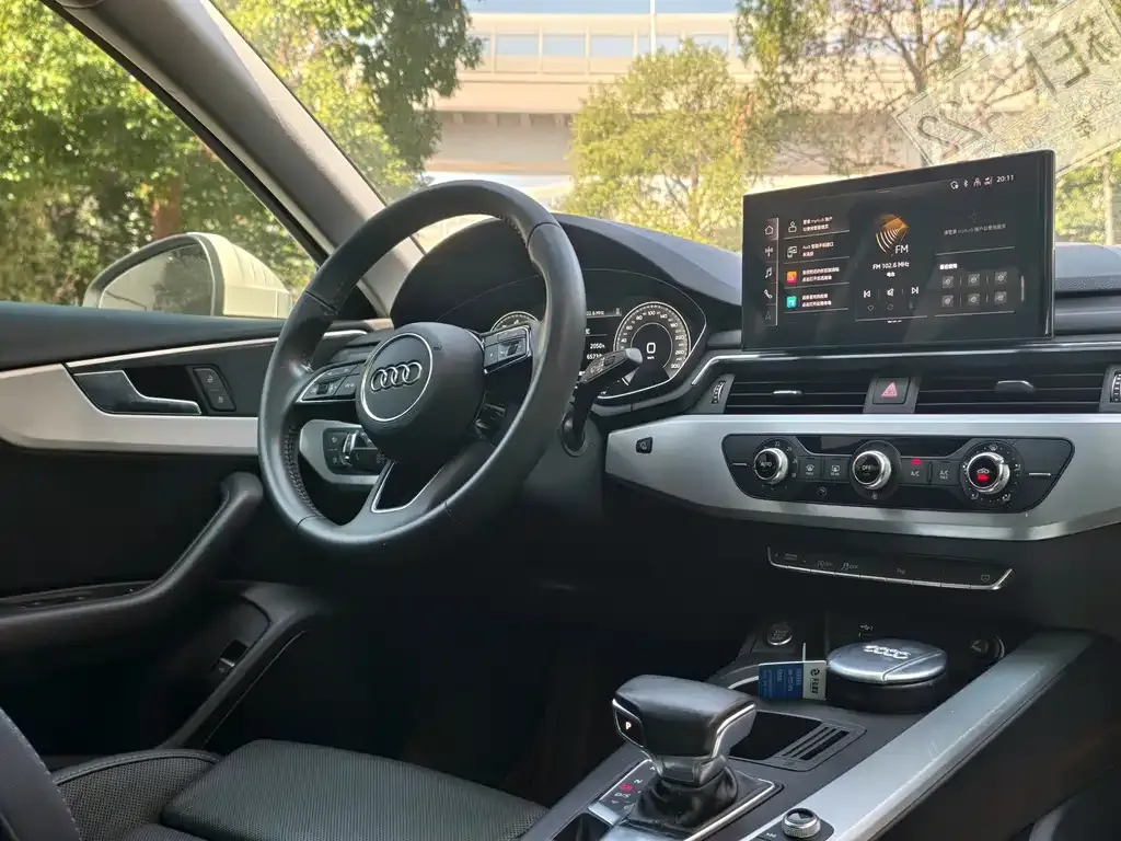 Audi A4L 2021 из CN, фото 4