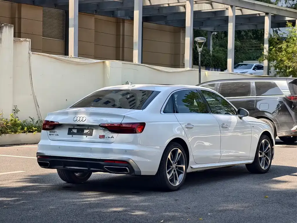 Audi A4L 2021 из CN, фото 9