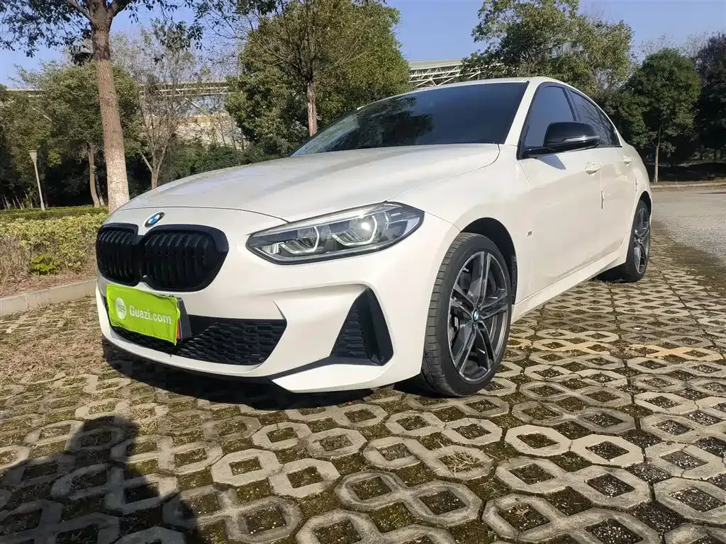 BMW 1 Series — фото 1