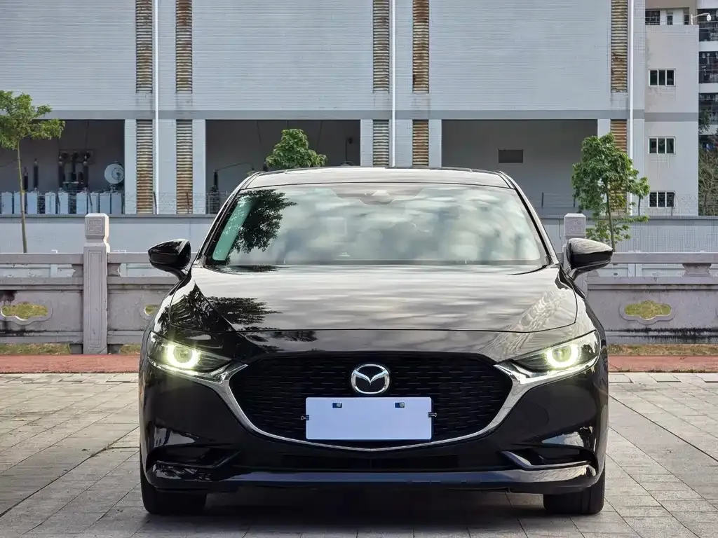 Mazda 3 Axela 2022 из CN, фото 2
