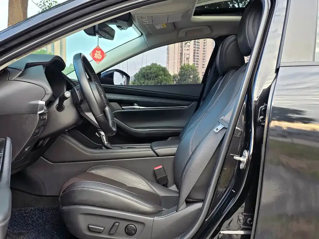 Mazda 3 Axela 2022 из CN, фото 4