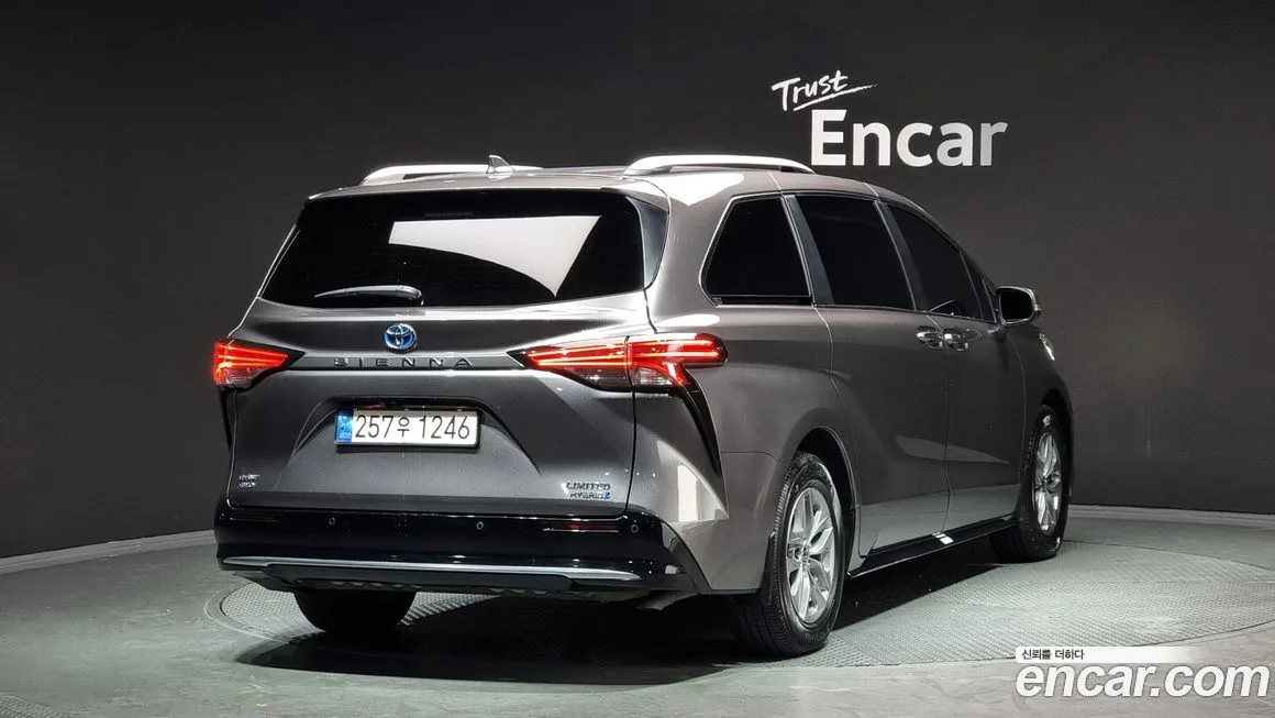 Toyota Sienna 2022 из KR, фото 2
