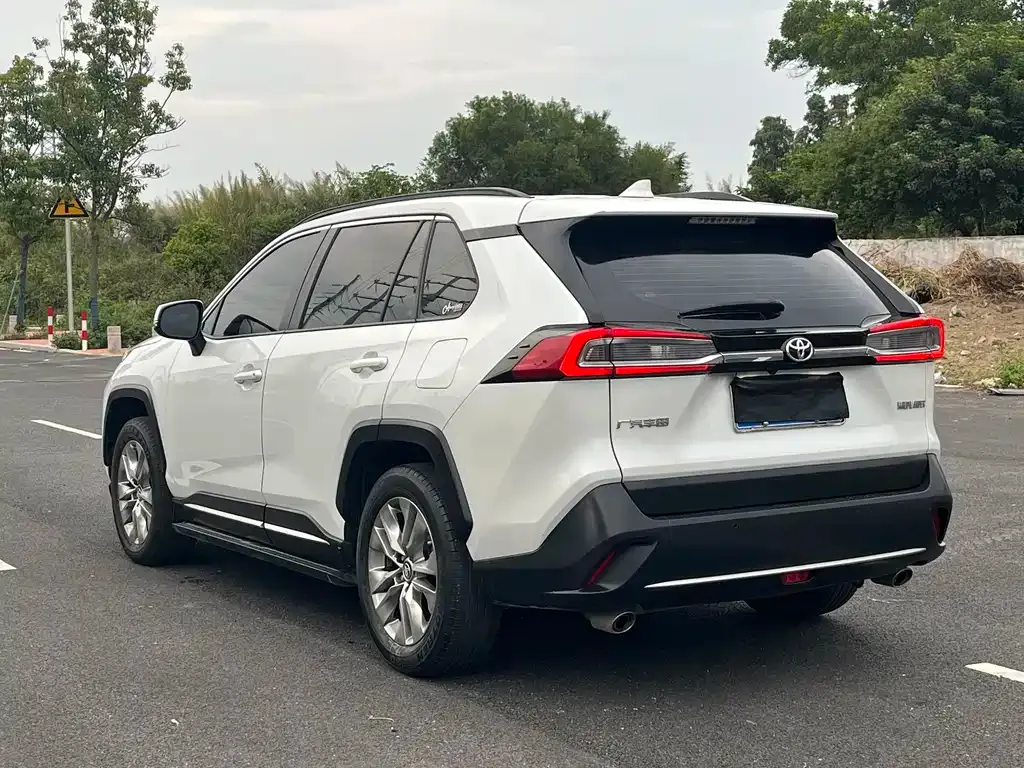 Toyota Wildlander 2022 из CN, фото 2
