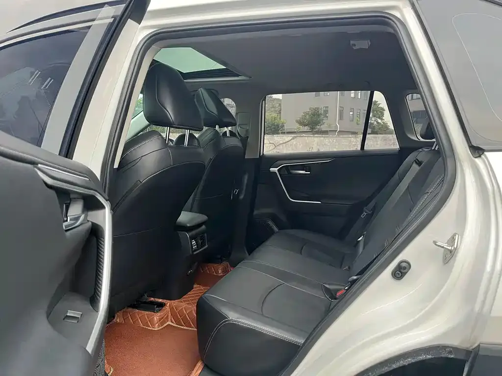 Toyota Wildlander 2022 из CN, фото 7