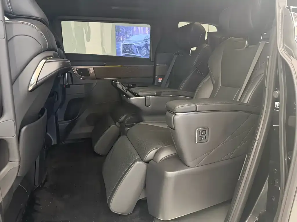 Toyota Vellfire 2023 из CN, фото 6