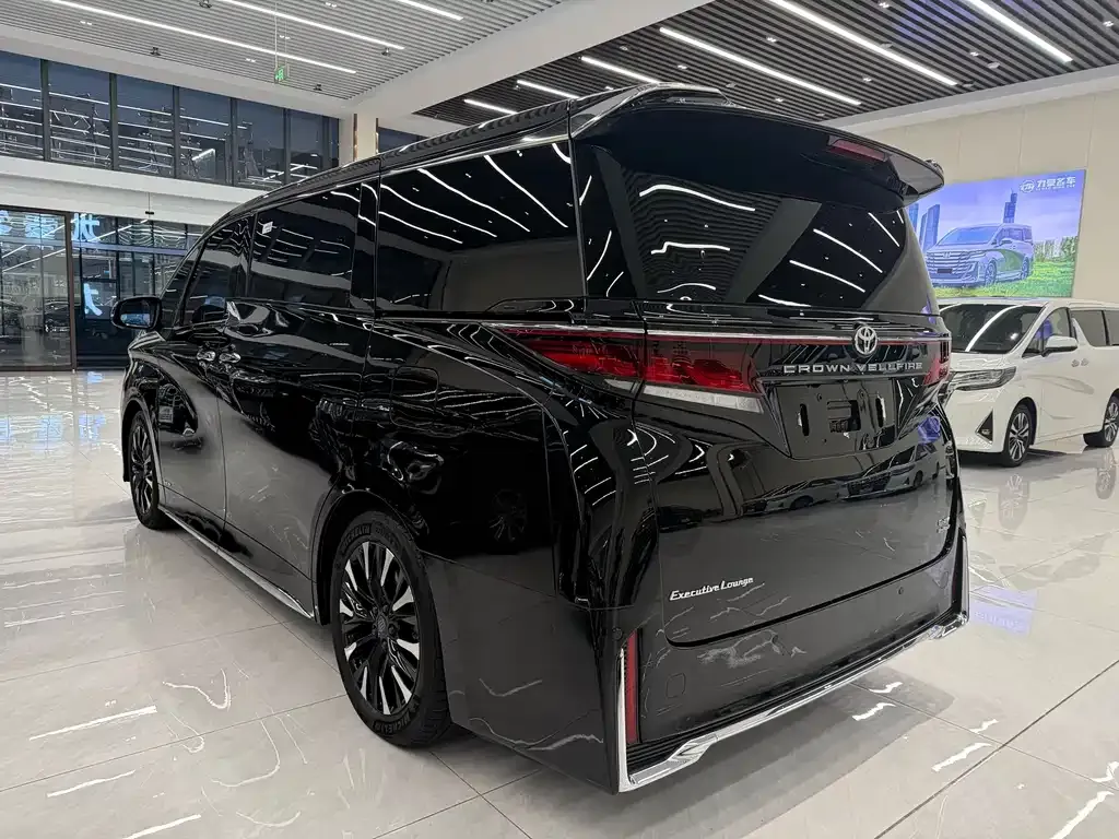 Toyota Vellfire 2023 из CN, фото 9