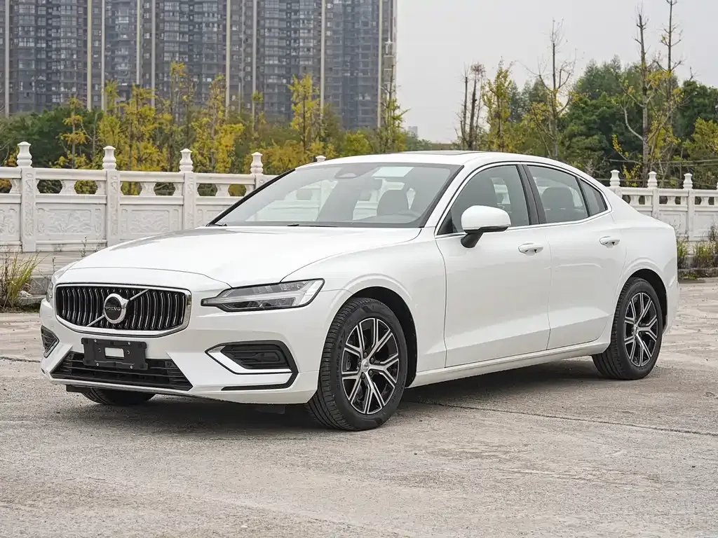 Volvo S60 2025 из CN, фото 1