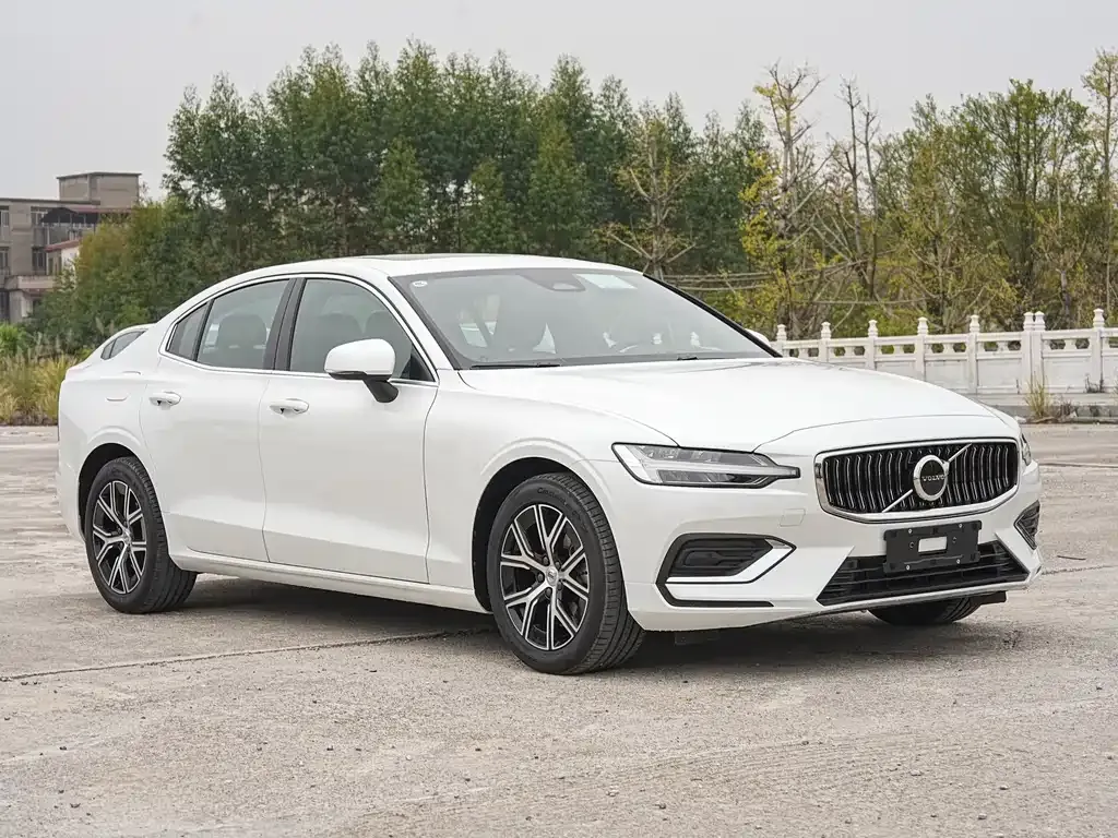 Volvo S60 2025 из CN, фото 3