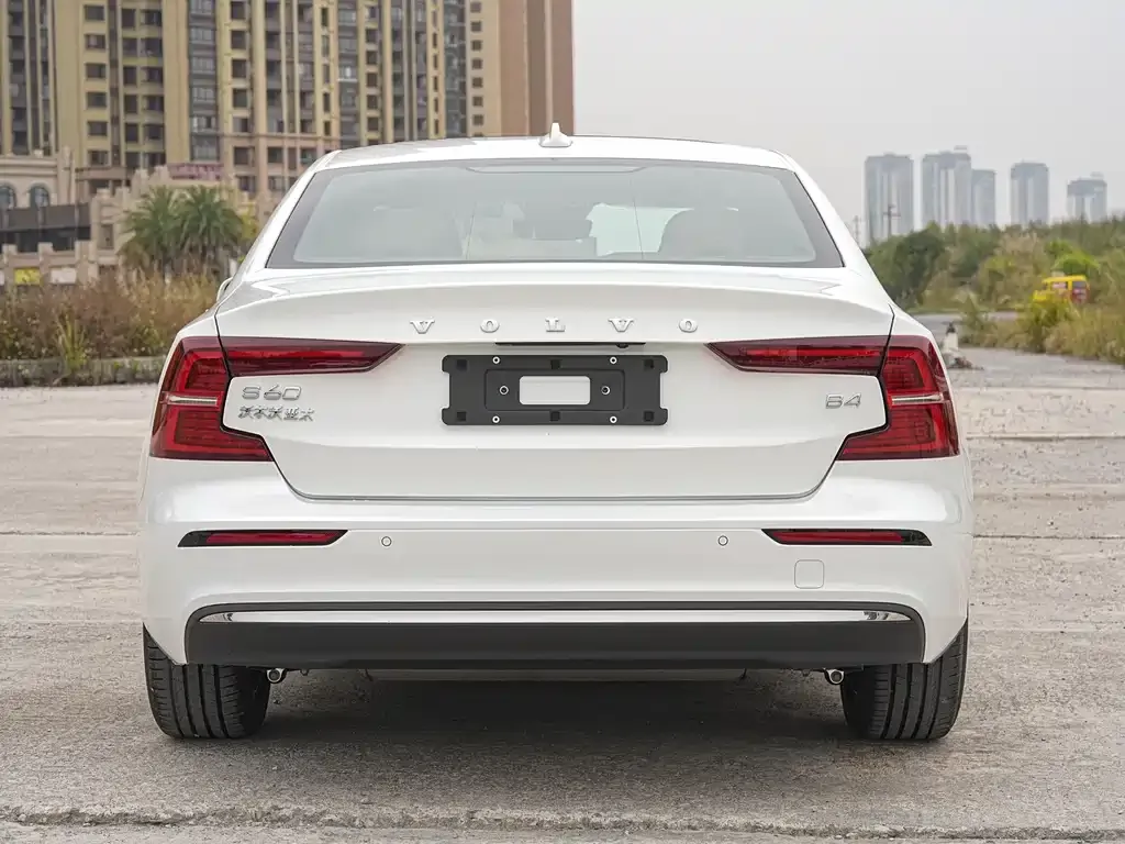 Volvo S60 2025 из CN, фото 8
