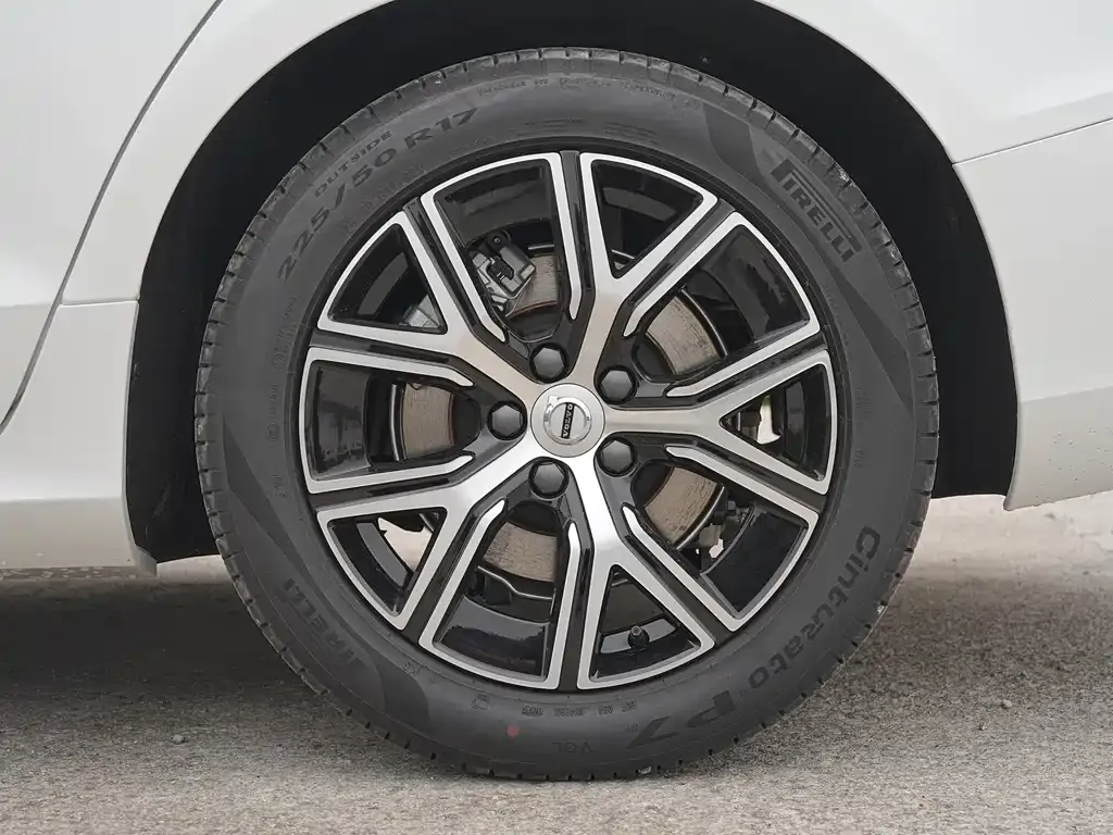 Volvo S60 2025 из CN, фото 9