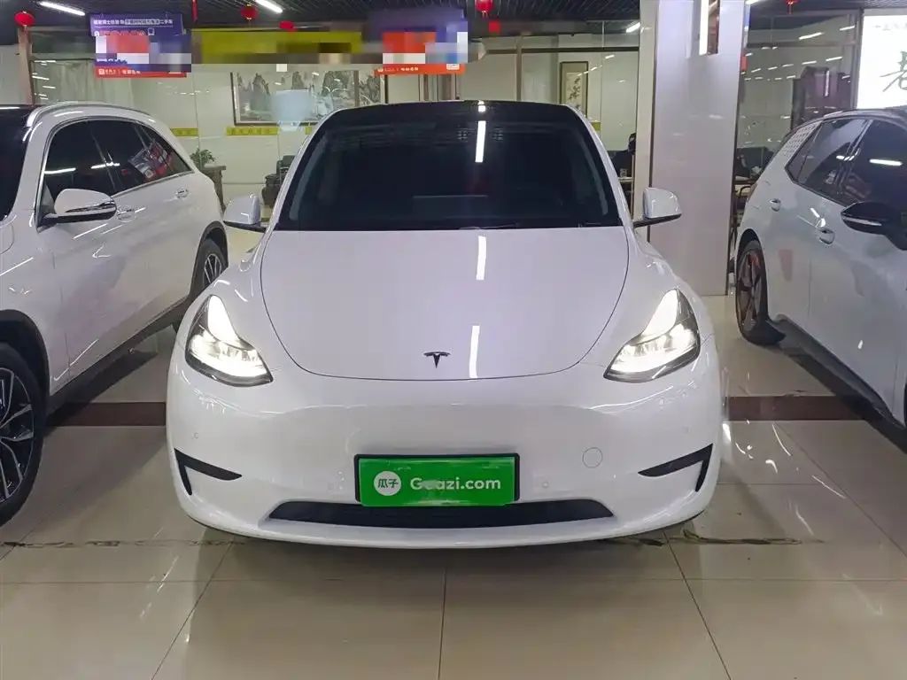 Tesla Model Y 2023 из CN, фото 3
